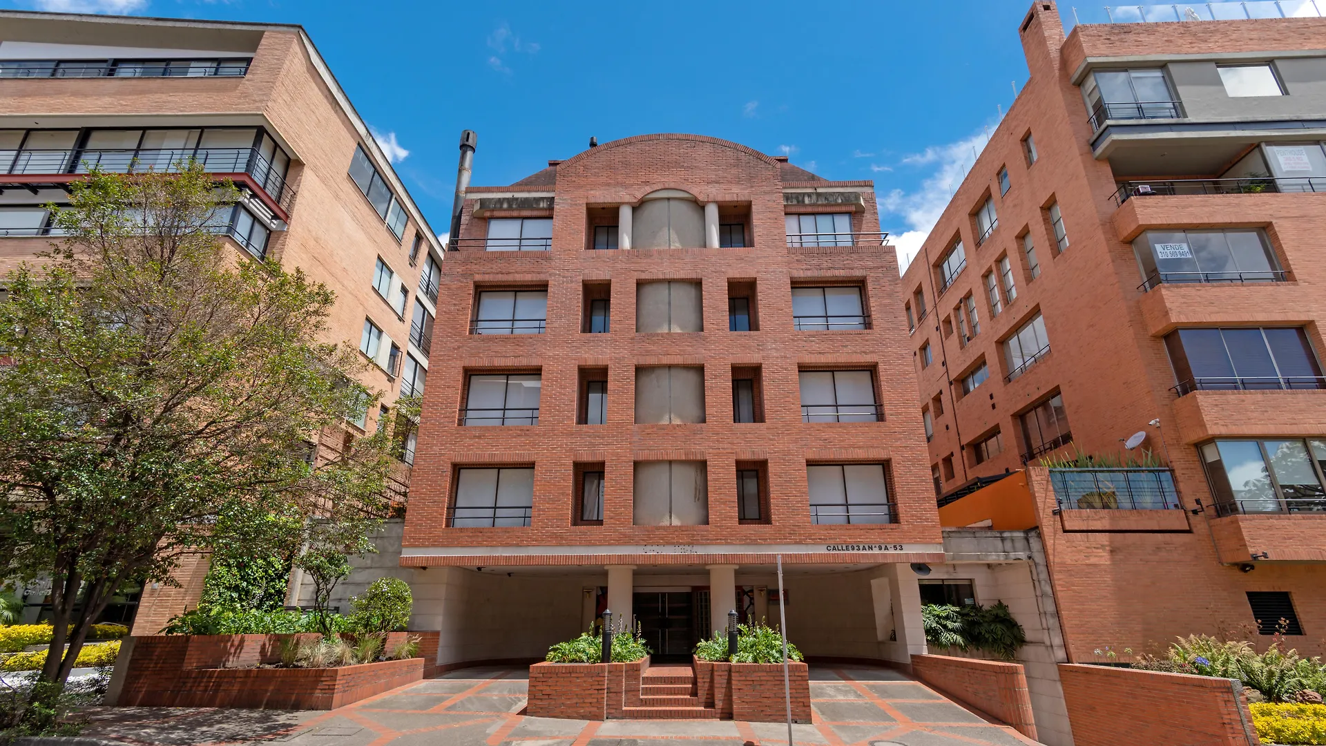 Casa Real 93 contacts